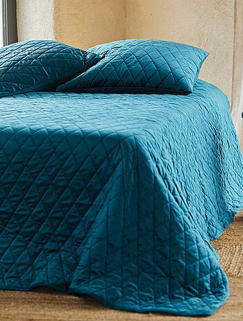 Colcha y fundas de almohada de terciopelo acolchado