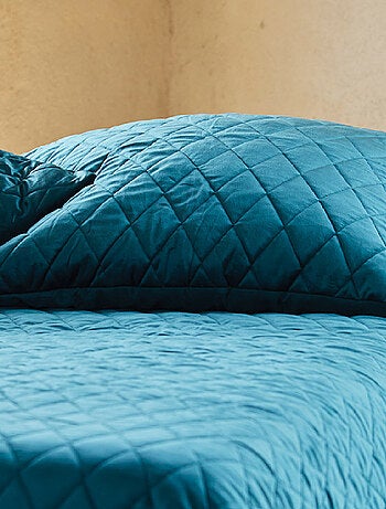 Colcha y fundas de almohada de terciopelo acolchado