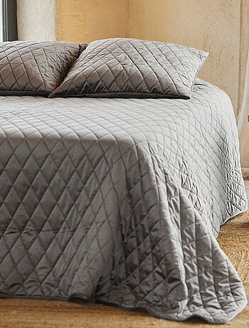 Colcha y fundas de almohada de terciopelo acolchado