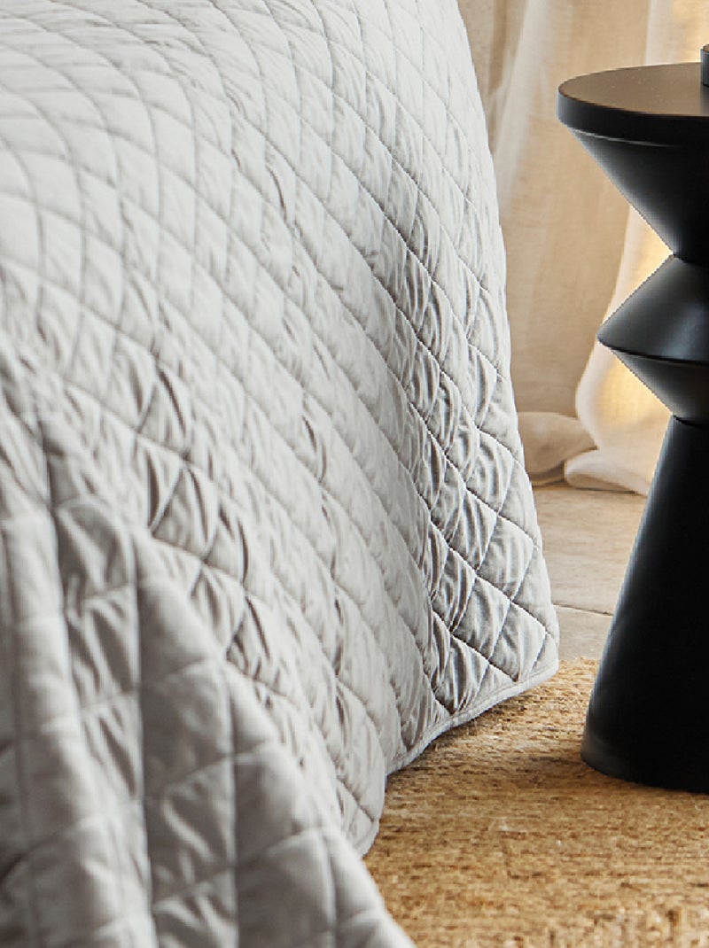 Colcha y fundas de almohada de terciopelo acolchado Gris - Kiabi