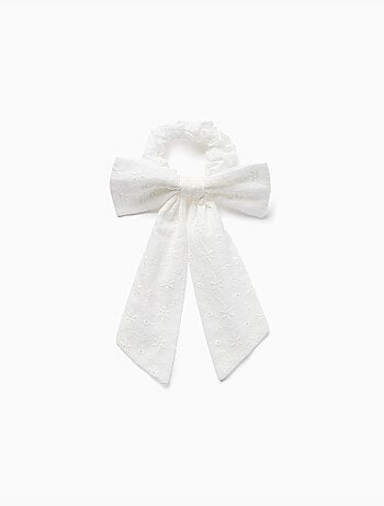 Coletero con lazo en bordado inglés