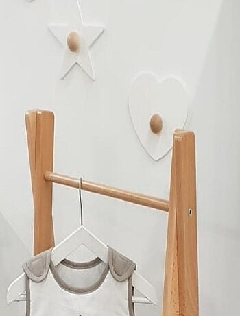 Colgador para abrigos infantiles Corazón ESSENTIEL madera