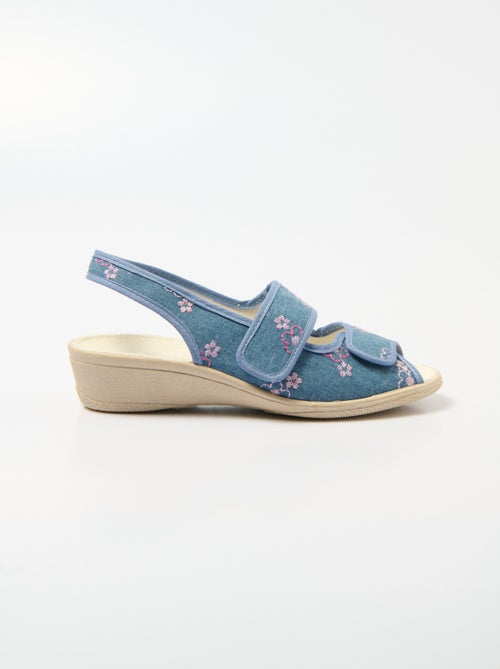 Cómodas sandalias de cuña bordadas con velcro - Afibel - Kiabi
