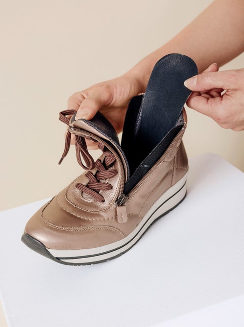 Cómodas zapatillas altas de piel - Afibel - Kiabi