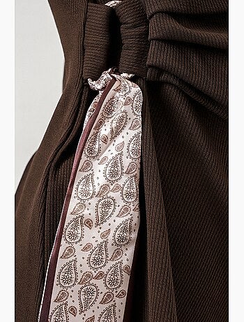 Conjunto acanalado con pantalón de pernera ancha y detalle de lazada bdart