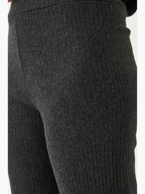 Conjunto básico de dos piezas con cuello redondo lucci - Kiabi Conjunto básico de dos piezas con cuello redondo lucci - Kiabi