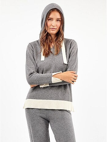 Conjunto bicolor a contraste de sudadera y pantalón en tejido tricot