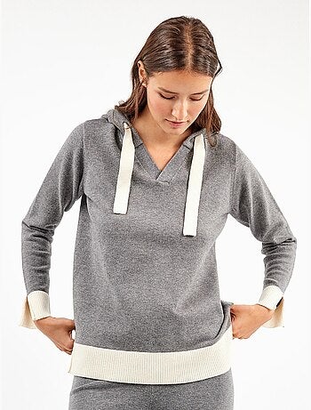 Conjunto bicolor a contraste de sudadera y pantalón en tejido tricot