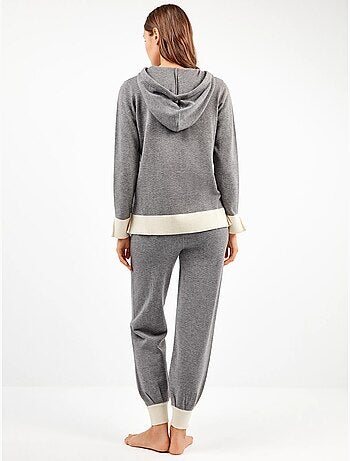 Conjunto bicolor a contraste de sudadera y pantalón en tejido tricot