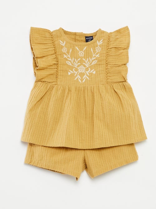 Conjunto blusa bordada + short - 2 piezas - Kiabi