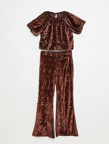 Conjunto blusa + pantalón flare fit de terciopelo