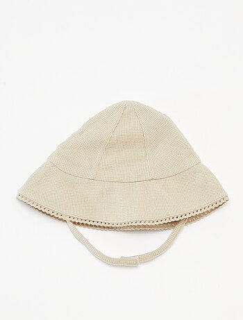 Conjunto con camiseta + short + gorro de punto gofrado - 3 piezas
