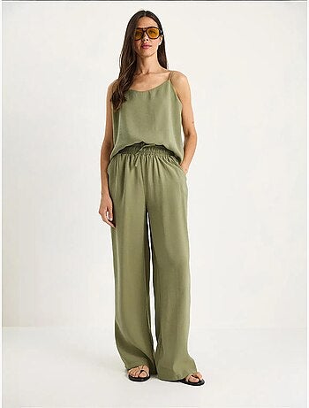 Conjunto coordinado de camisola sin mangas y pantalón de pernera ancha lucci