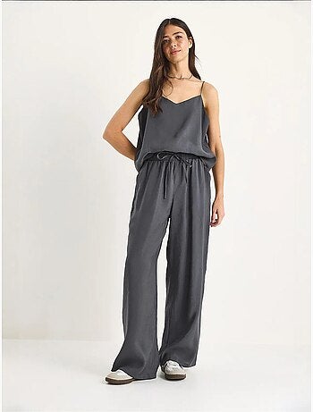 Conjunto coordinado de camisola sin mangas y pantalón de pernera ancha lucci