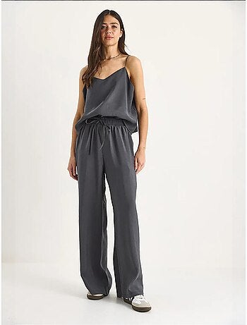 Conjunto coordinado de camisola sin mangas y pantalón de pernera ancha lucci