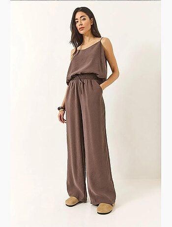 Conjunto coordinado de camisola sin mangas y pantalón de pernera ancha lucci