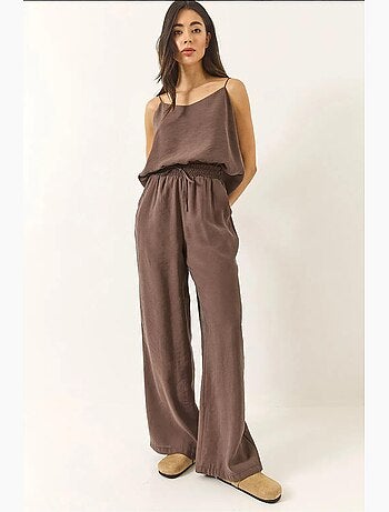 Conjunto coordinado de camisola sin mangas y pantalón de pernera ancha lucci