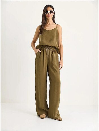 Conjunto coordinado de camisola sin mangas y pantalón de pernera ancha lucci