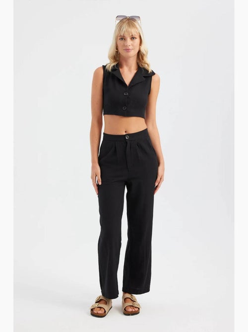 Conjunto coordinado de chaleco cropped con cuello en v y pantalón plisado de pernera recta hiccup - Kiabi Conjunto coordinado de chaleco cropped con cuello en v y pantalón plisado de pernera recta hiccup - Kiabi