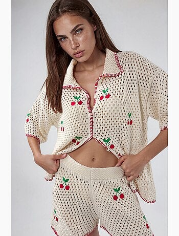 Conjunto coordinado de dos piezas con cuello polo bordado hiccup