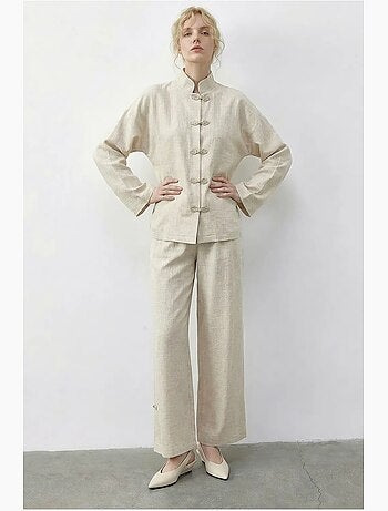 Conjunto coordinado de dos piezas de cintura alta y pierna ancha con cuello mao lucci