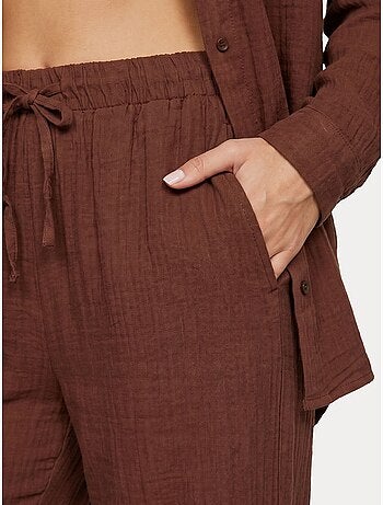 Conjunto coordinado de dos piezas de talle alto con pierna ancha y cuello camisero istanbul