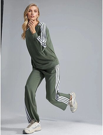 Conjunto coordinado de sudadera a rayas con cuello redondo y pantalón de pernera recta hiccup