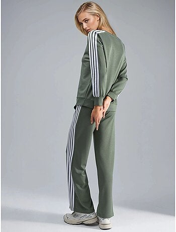 Conjunto coordinado de sudadera a rayas con cuello redondo y pantalón de pernera recta hiccup
