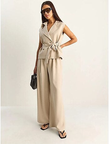 Conjunto coordinado de talle alto con pierna ancha y cuello chal lucci