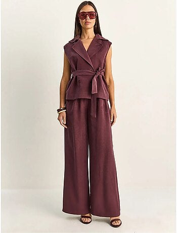 Conjunto coordinado de talle alto con pierna ancha y cuello chal lucci