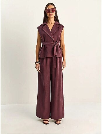 Conjunto coordinado de talle alto con pierna ancha y cuello chal lucci
