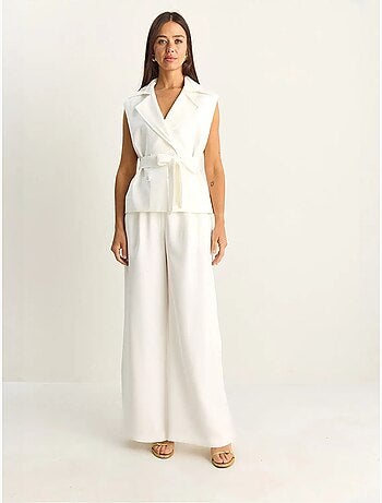 Conjunto coordinado de talle alto con pierna ancha y cuello chal lucci