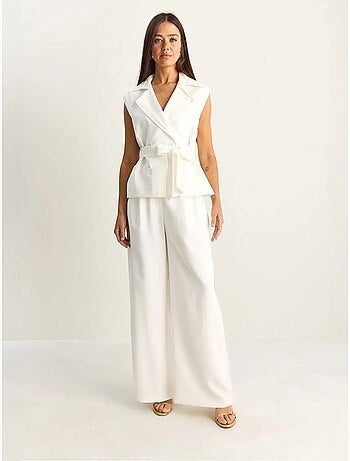 Conjunto coordinado de talle alto con pierna ancha y cuello chal lucci
