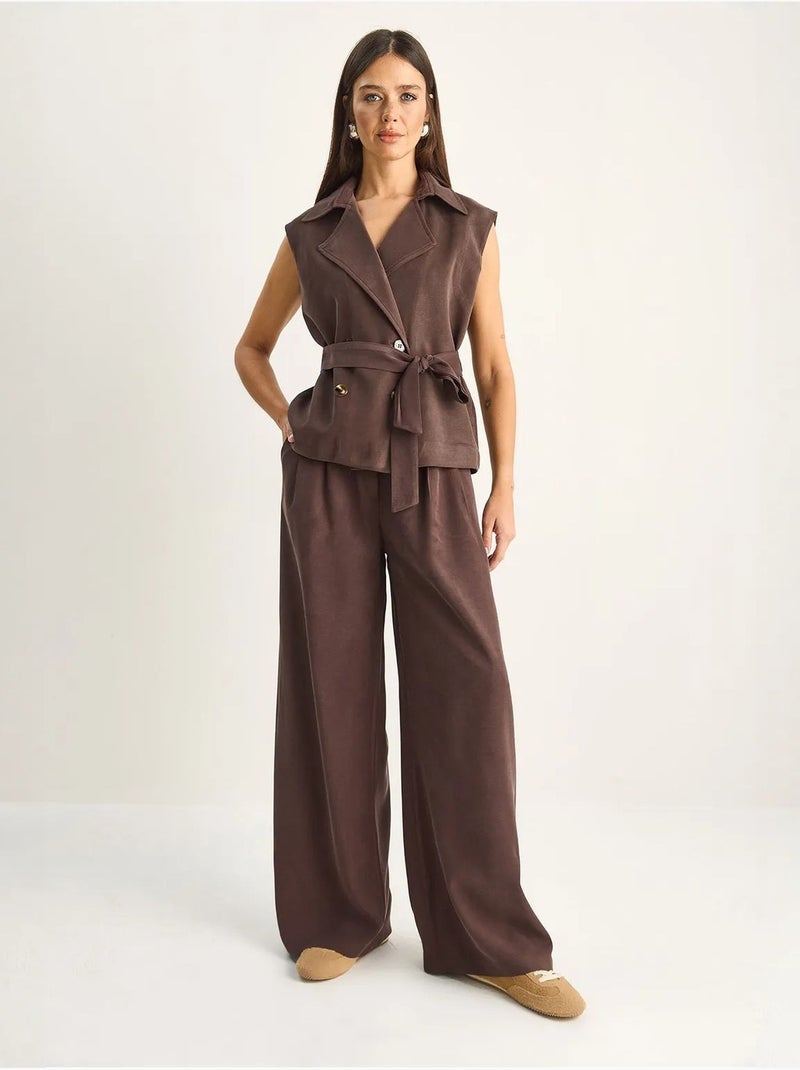 Conjunto coordinado de talle alto con pierna ancha y cuello chal lucci Marrón chocolate - Kiabi