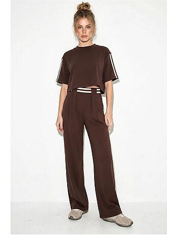 Conjunto de 2 piezas con camiseta de cuello redondo y pantalones de pernera ancha lucci