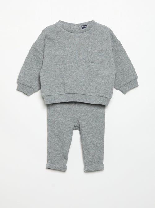 Conjunto de 2 piezas de punto acanalado - Sudadera + pantalón - Kiabi Conjunto de 2 piezas de punto acanalado - Sudadera + pantalón - Kiabi