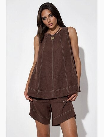 Conjunto de ajuste relajado con detalle de puntadas hiccup