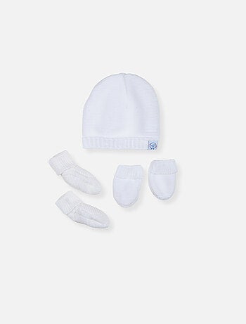 Conjunto de bebé gorro y patucos