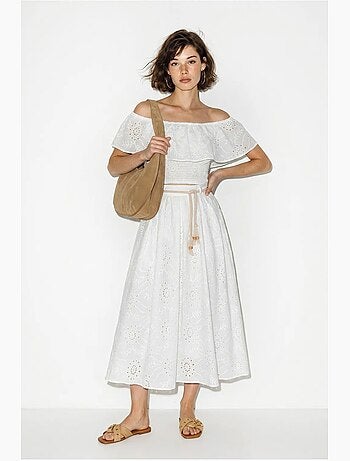 Conjunto de blusa bordada con escote bardot y falda midi lucci