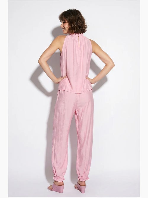 Conjunto de blusa halter y pantalones de tiro alto lucci - Kiabi Conjunto de blusa halter y pantalones de tiro alto lucci - Kiabi