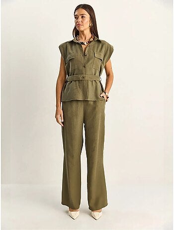 Conjunto de blusa sin mangas con cinturón y pantalón de pernera ancha lucci