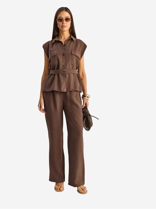 Conjunto de blusa sin mangas con cinturón y pantalón de pernera ancha lucci - Kiabi Conjunto de blusa sin mangas con cinturón y pantalón de pernera ancha lucci - Kiabi