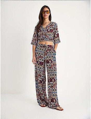 Conjunto de blusa y pantalón corto estampado de bianco lucci