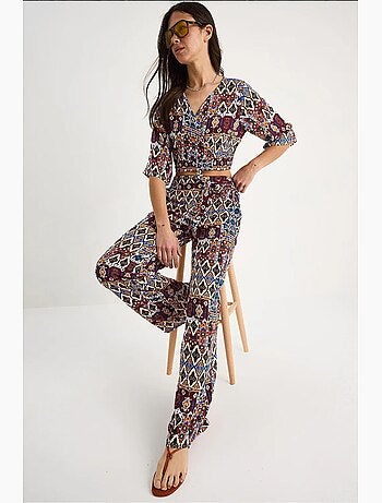 Conjunto de blusa y pantalón corto estampado lucci