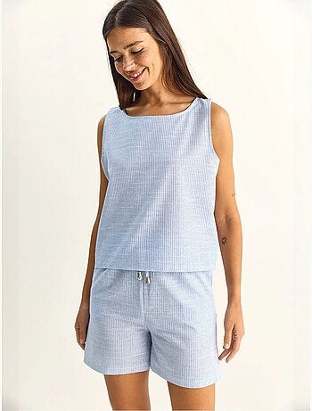 Conjunto de blusa y shorts de seersucker a rayas lucci
