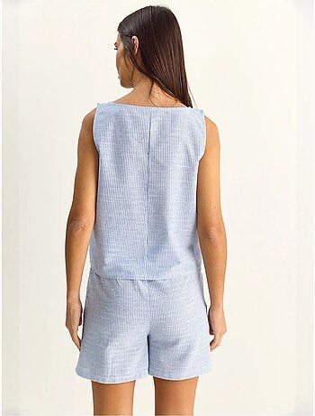 Conjunto de blusa y shorts de seersucker a rayas lucci
