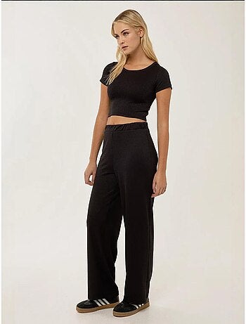 Conjunto de camisa corta de punto y pantalón con cinturón elástico