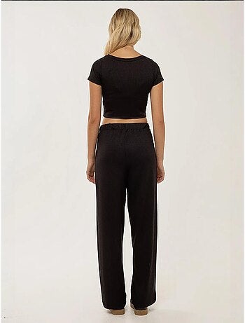 Conjunto de camisa corta de punto y pantalón con cinturón elástico