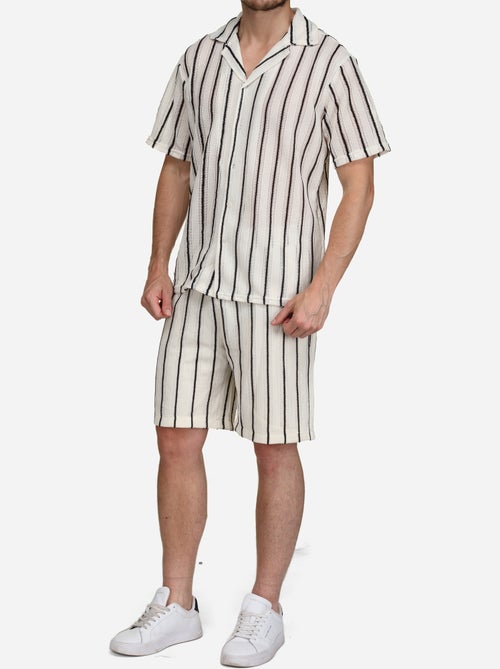 Conjunto de camisa y pantalón corto a rayas - Frilivin - Kiabi Conjunto de camisa y pantalón corto a rayas - Frilivin - Kiabi