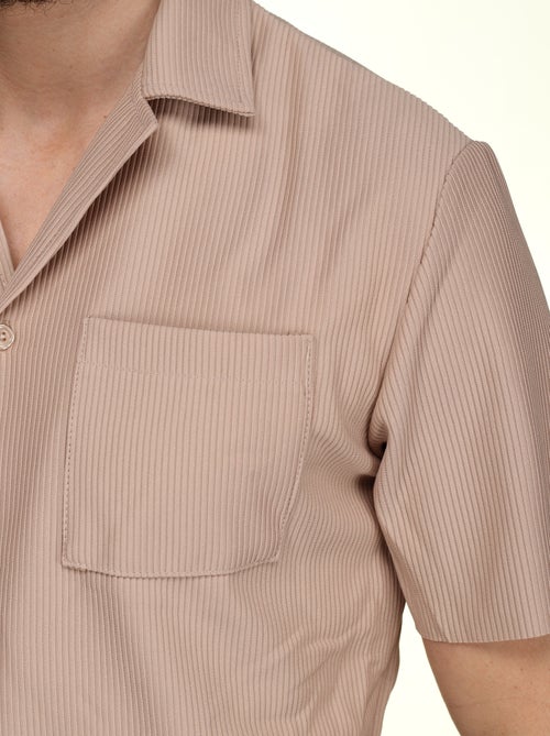 Conjunto de camisa y pantalón corto con textura - Frilivin - Kiabi Conjunto de camisa y pantalón corto con textura - Frilivin - Kiabi
